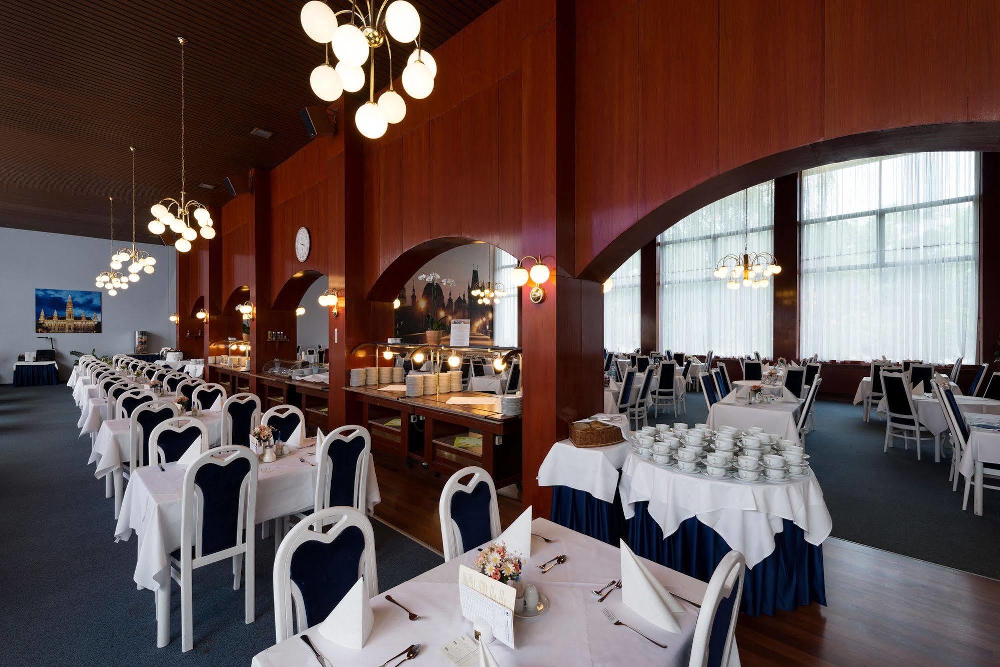 Ensana Splendid Hotel Piest'any Ngoại thất bức ảnh