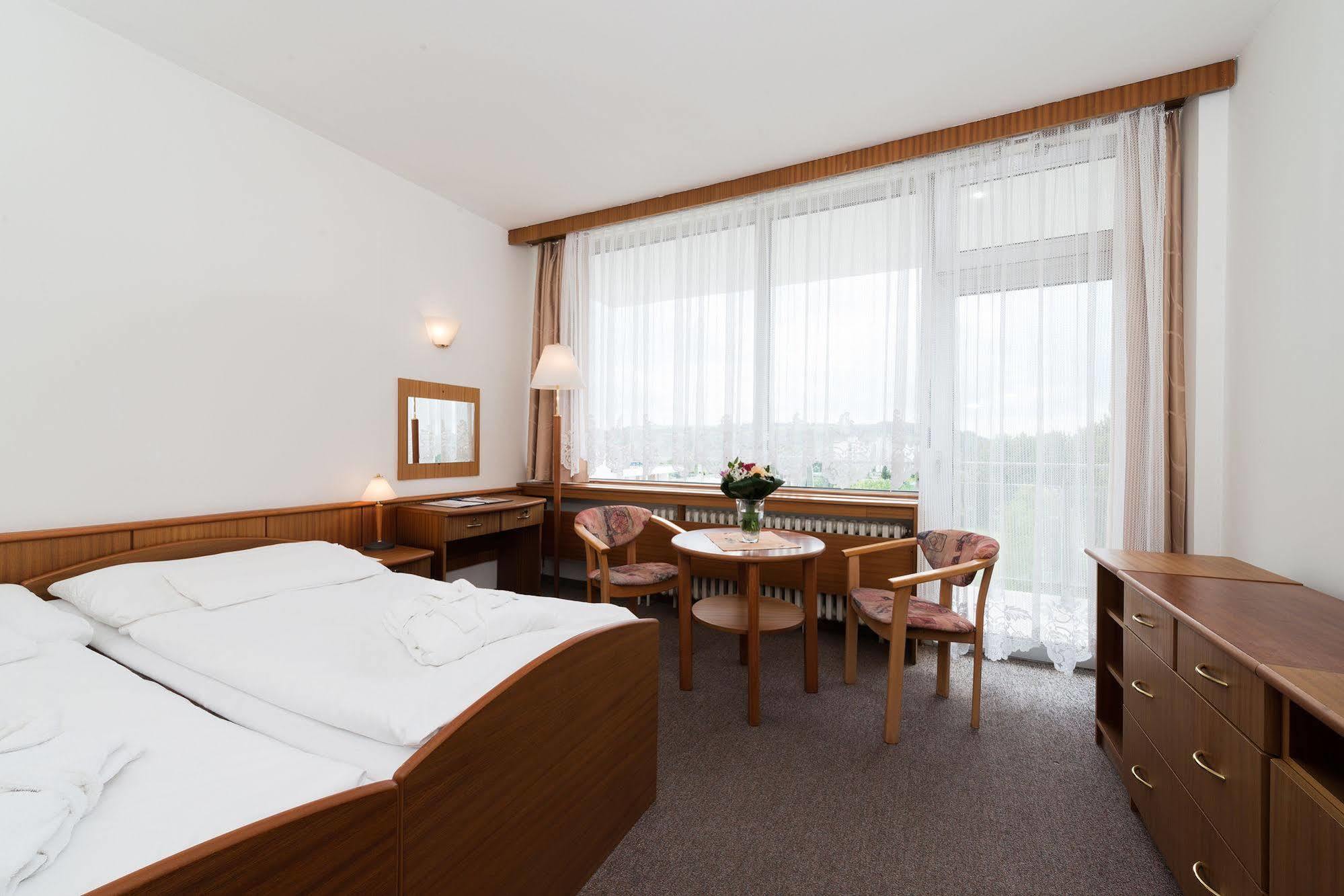 Ensana Splendid Hotel Piest'any Ngoại thất bức ảnh
